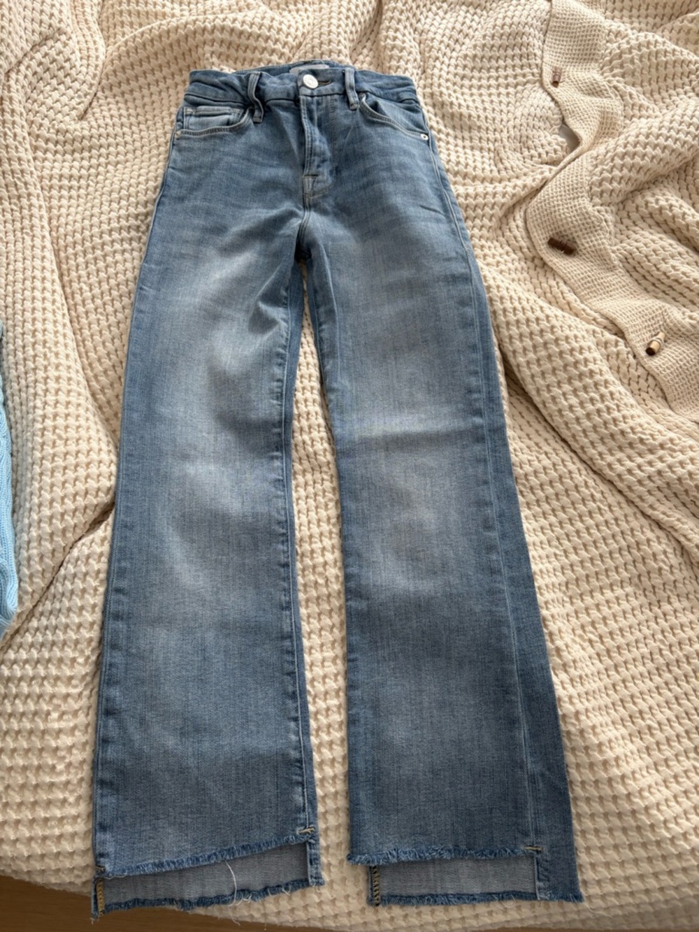Frame Women's Light Blue Cropped Jeans size 24